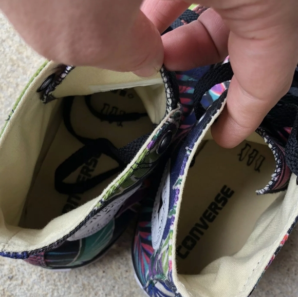 Converse - Picture 4 of 5